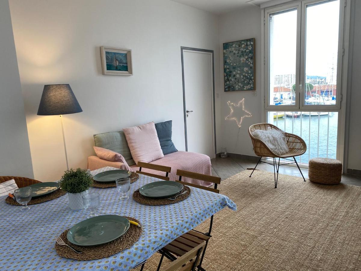 Marinca Du Port De Toulon Apartment Exterior photo